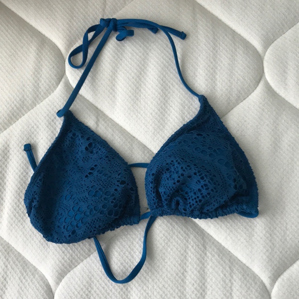Blue triangle bikini top with pattern